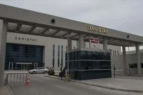 Danıştay kadrolu berber, terzi, hizmetli ve şoför alıyor