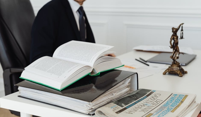 Hukuk-Meslekleri-Giris-Sinavi-Basvurulari-Basladi-Iste-Detaylar-featured