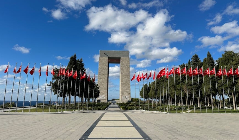 Ogrencilerden-Canakkale8217ye-Unutulmaz-Tarih-ve-Medeniyet-Ziyareti-featured